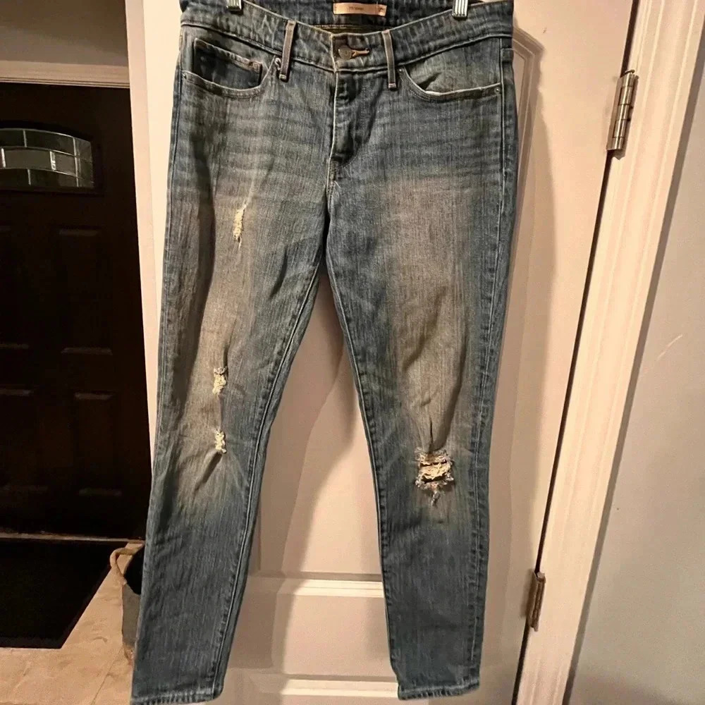 711 Skinny Levi’s - Size 28